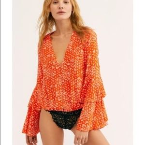 FREE PEOPLE Ditsy Orange Floral Wide Tiered Bell Sleeve Bodysuit L